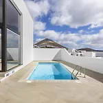 Casahost Fontaine Bleue Villa *