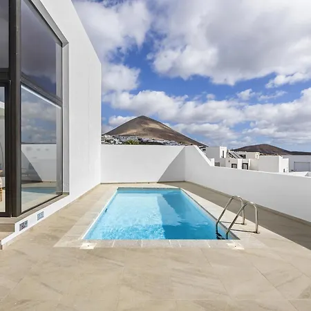 Casahost Fontaine Bleue Villa *