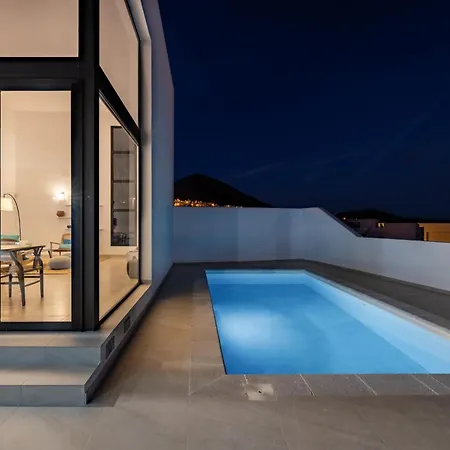 Casahost Fontaine Bleue Villa *